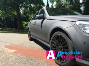 mat-krijt-zwarte-car-wrap-mercedes-c-klasse-AutoStickerTotaal-0